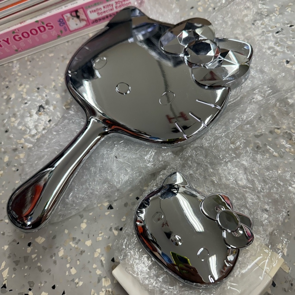 Hello Kitty x Sephora mirror bundle